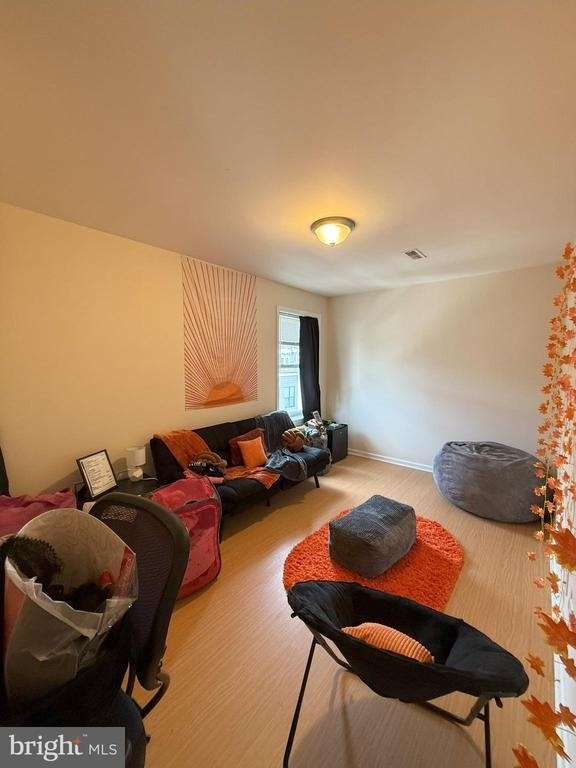 2400 W Thompson Street - Photo 4