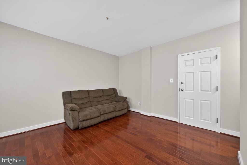 1440 W Street Nw - Photo 2