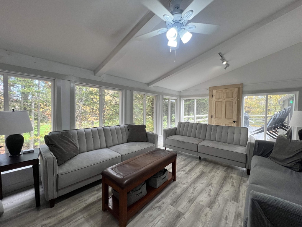 112 Greensward - Photo 3