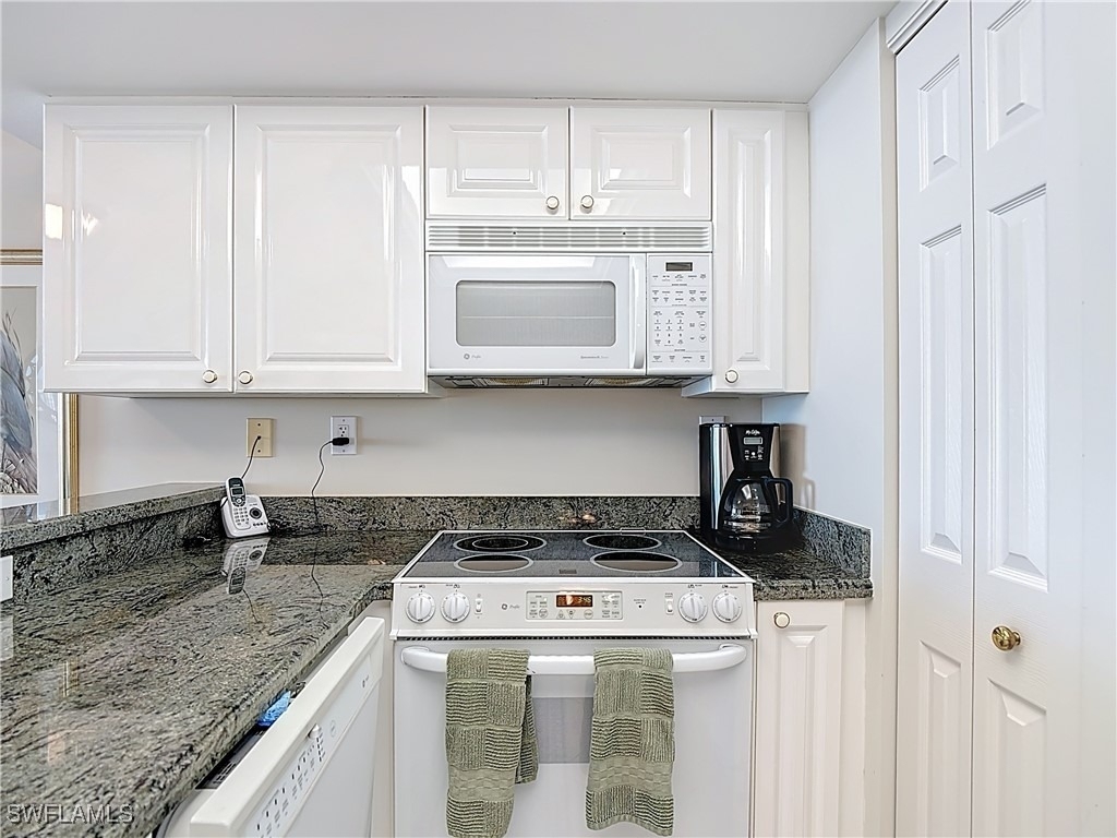 6849 Grenadier Boulevard - Photo 8