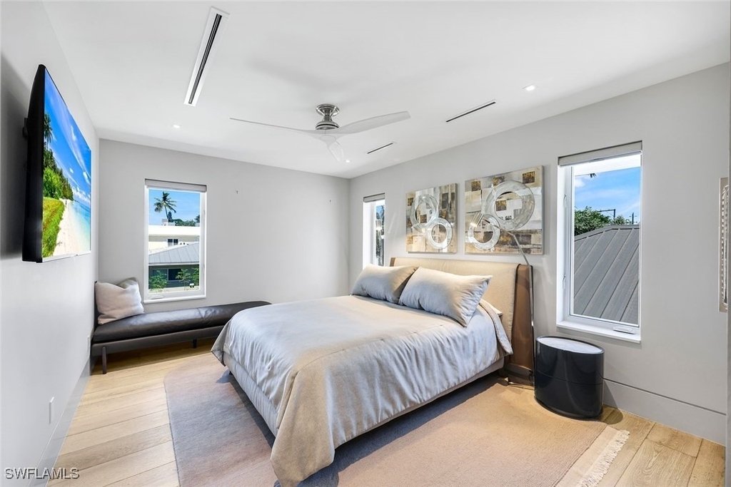295 5th Avenue S - Photo 16