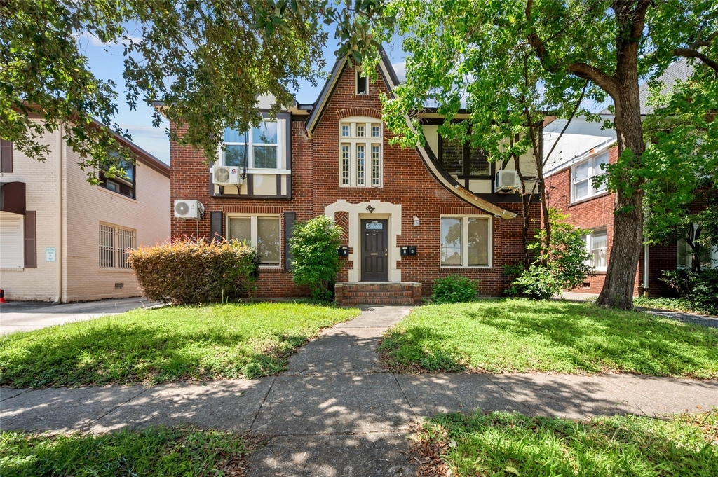 907 W Gray - Photo 0