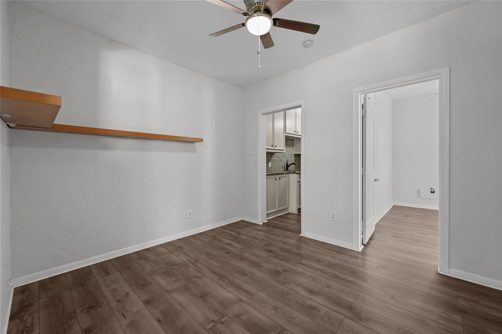 907 W Gray - Photo 6