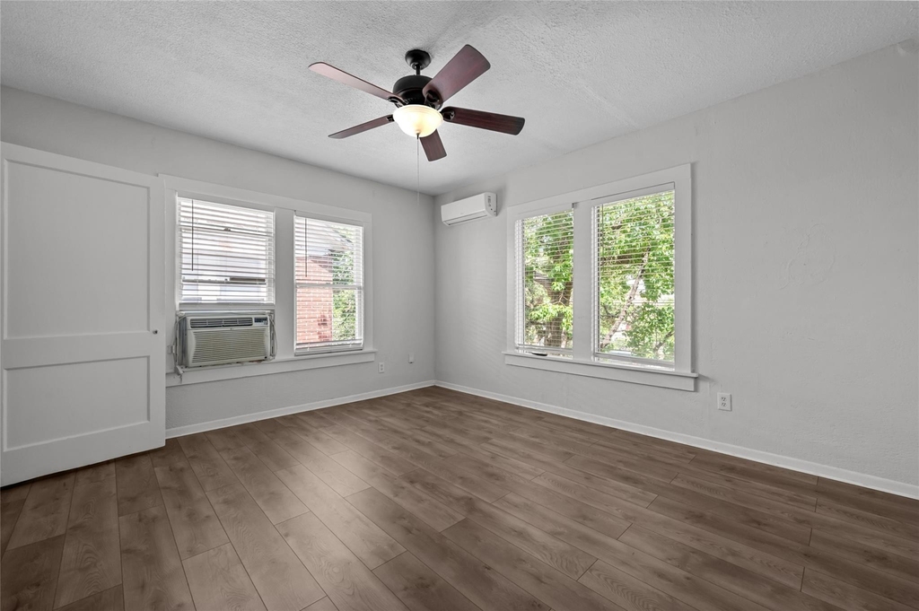 907 W Gray - Photo 3