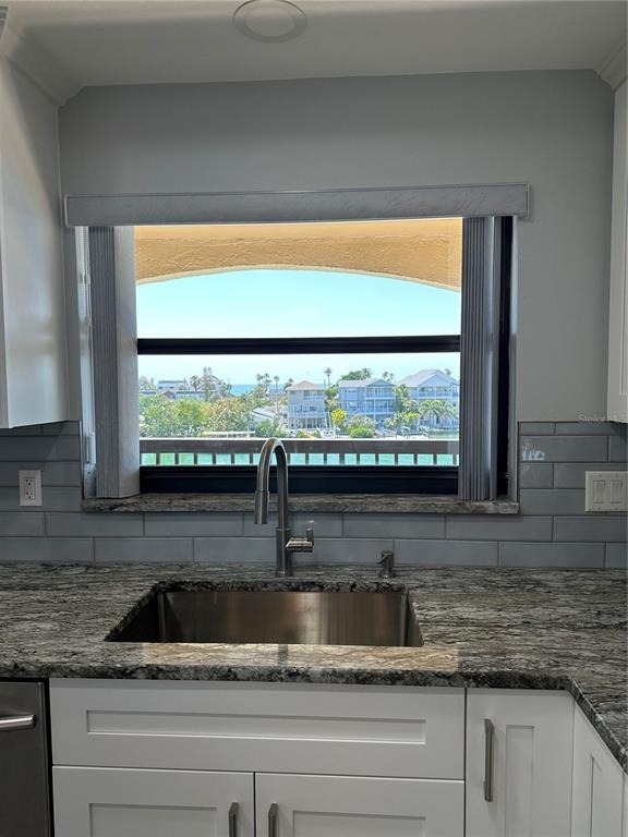 12500 Capri Cir N - Photo 7