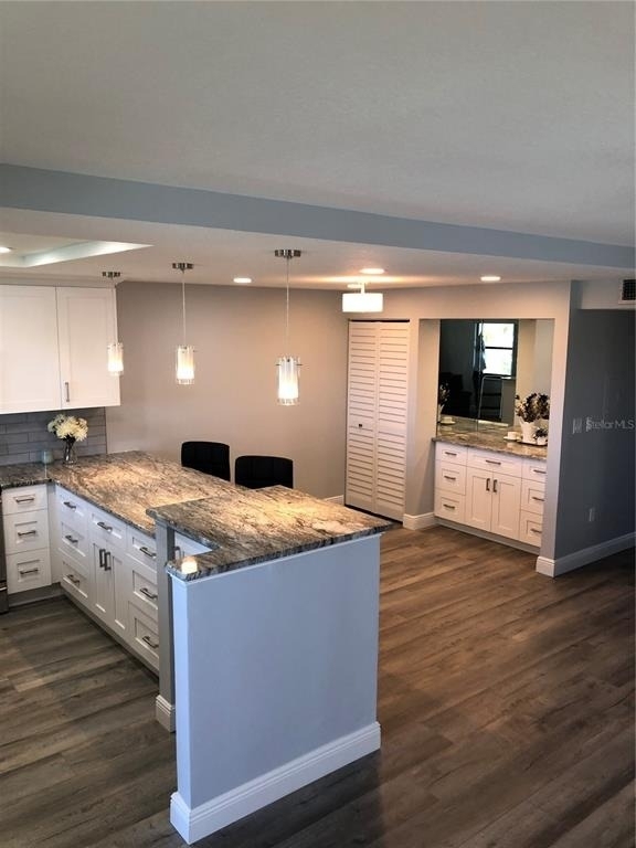 12500 Capri Cir N - Photo 11