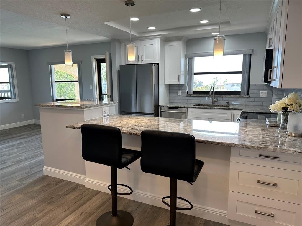 12500 Capri Cir N - Photo 5