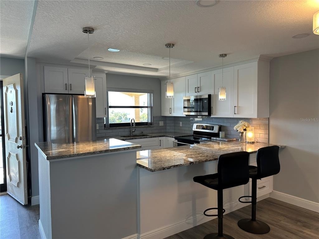 12500 Capri Cir N - Photo 1