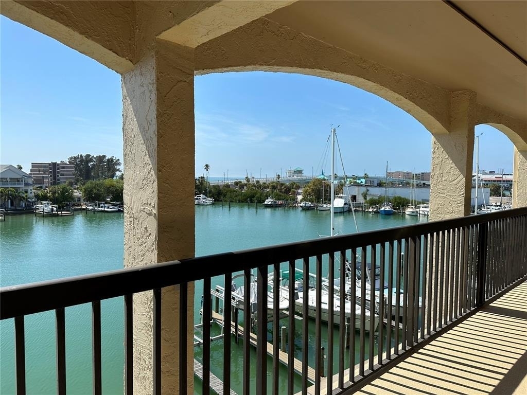 12500 Capri Cir N - Photo 29