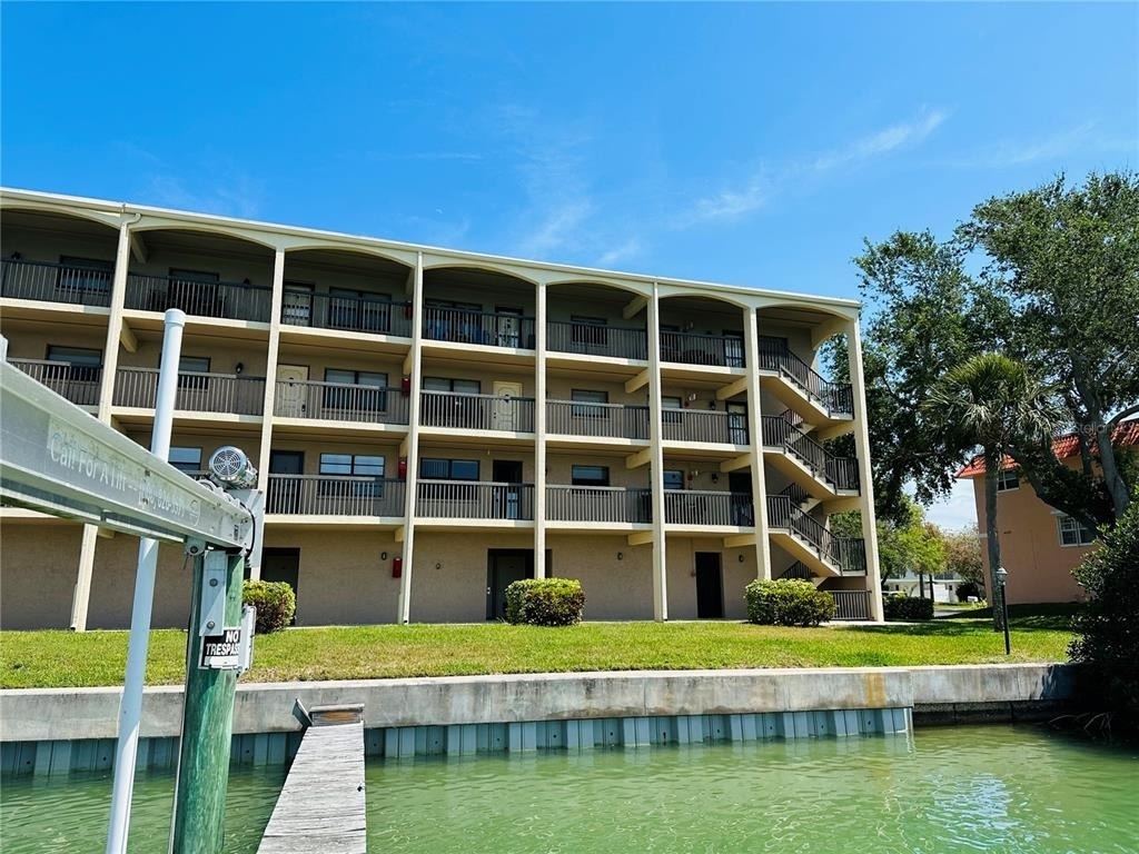 12500 Capri Cir N - Photo 45