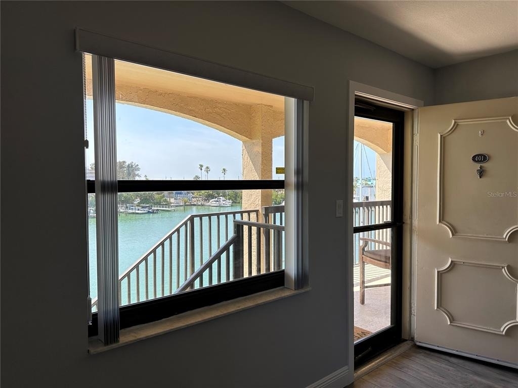 12500 Capri Cir N - Photo 30