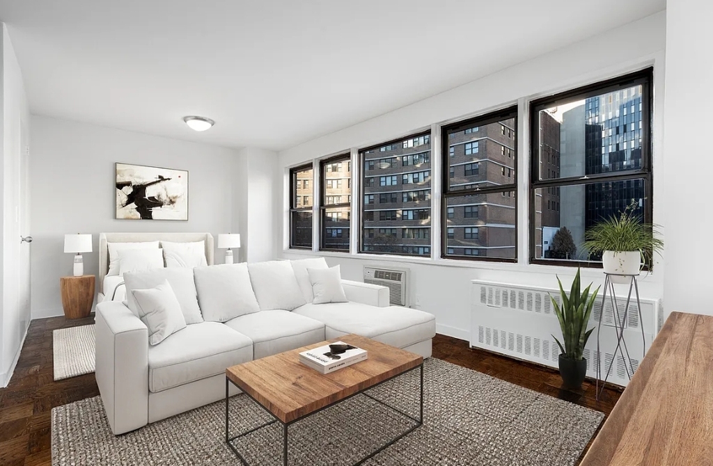 East 36th Street - Photo 0