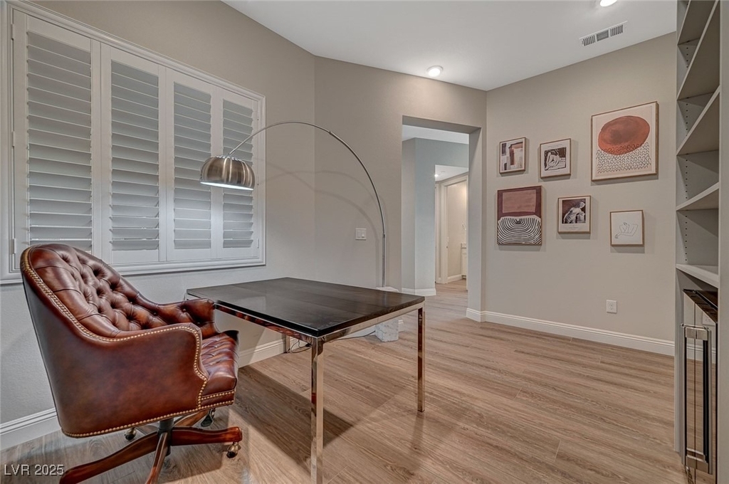 9129 Las Manaitas Avenue - Photo 19