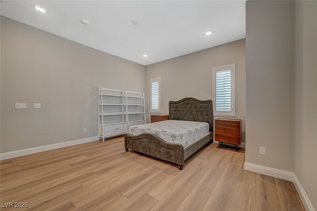9129 Las Manaitas Avenue - Photo 11