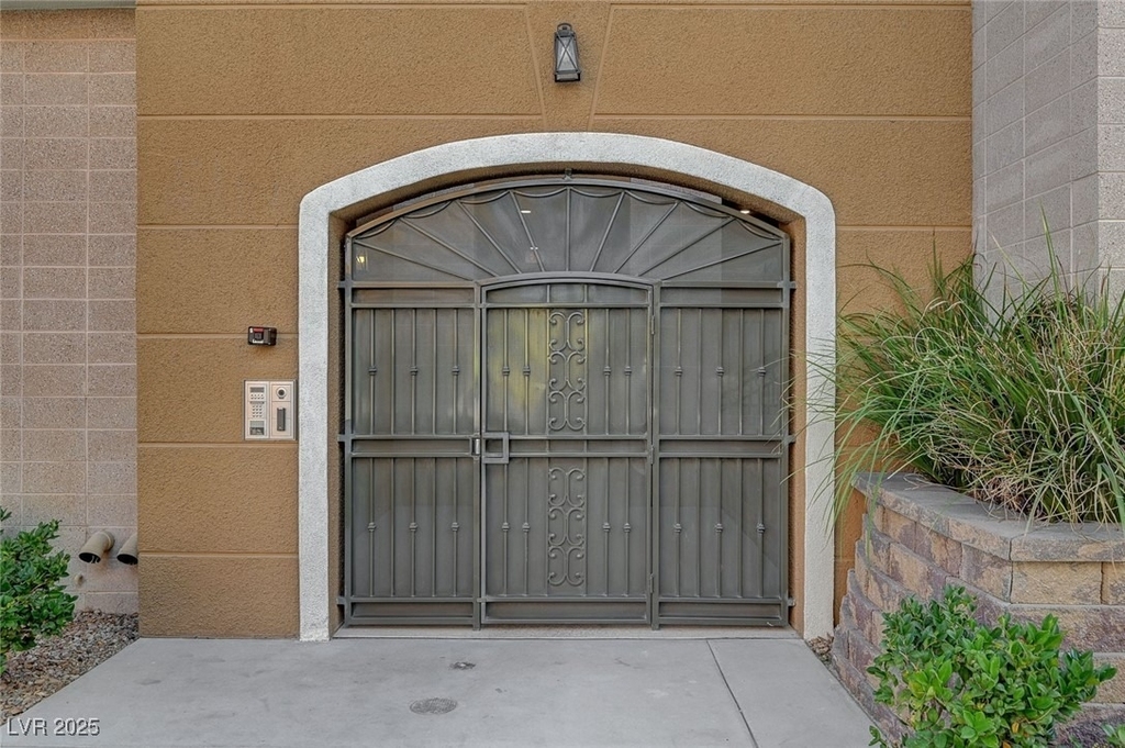 9129 Las Manaitas Avenue - Photo 1