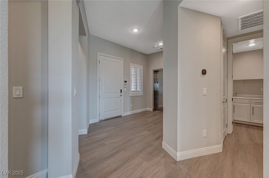 9129 Las Manaitas Avenue - Photo 3