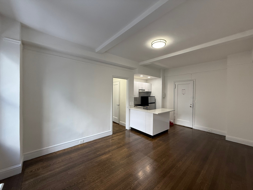 140 East 46th Street - Photo 1