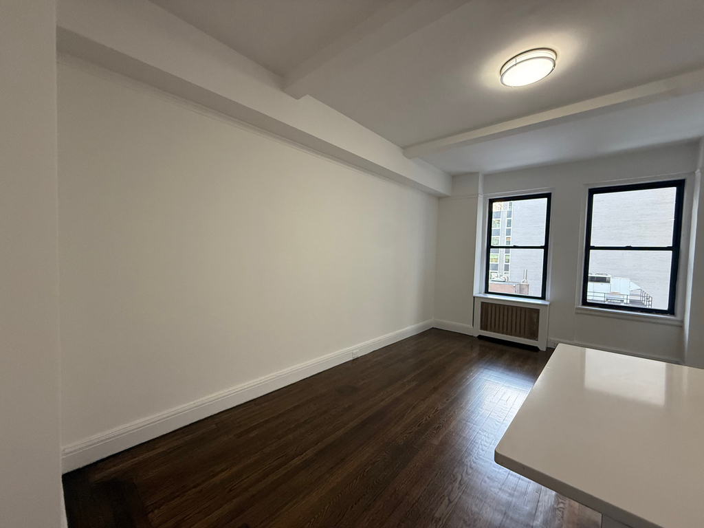 140 East 46th Street - Photo 4
