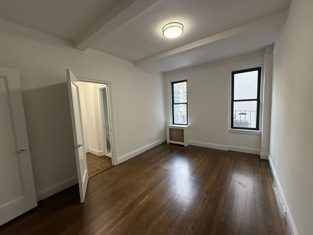 140 East 46th Street - Photo 8