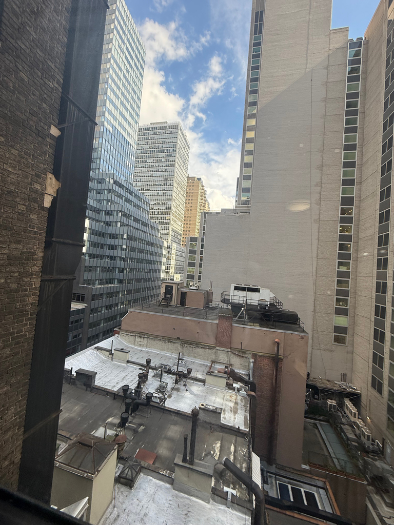 140 East 46th Street - Photo 2
