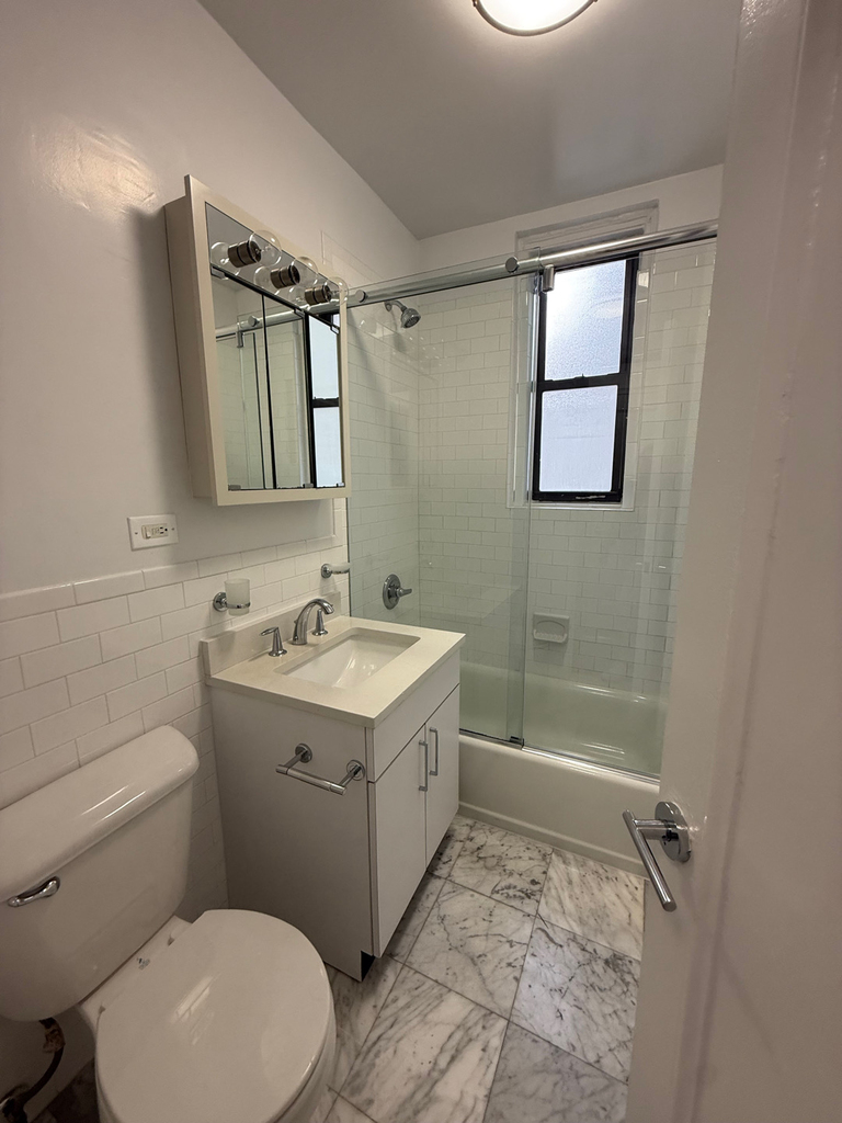 140 East 46th Street - Photo 9