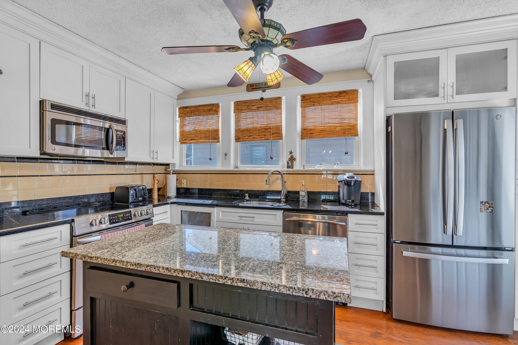 320 Sunset Drive S - Photo 3