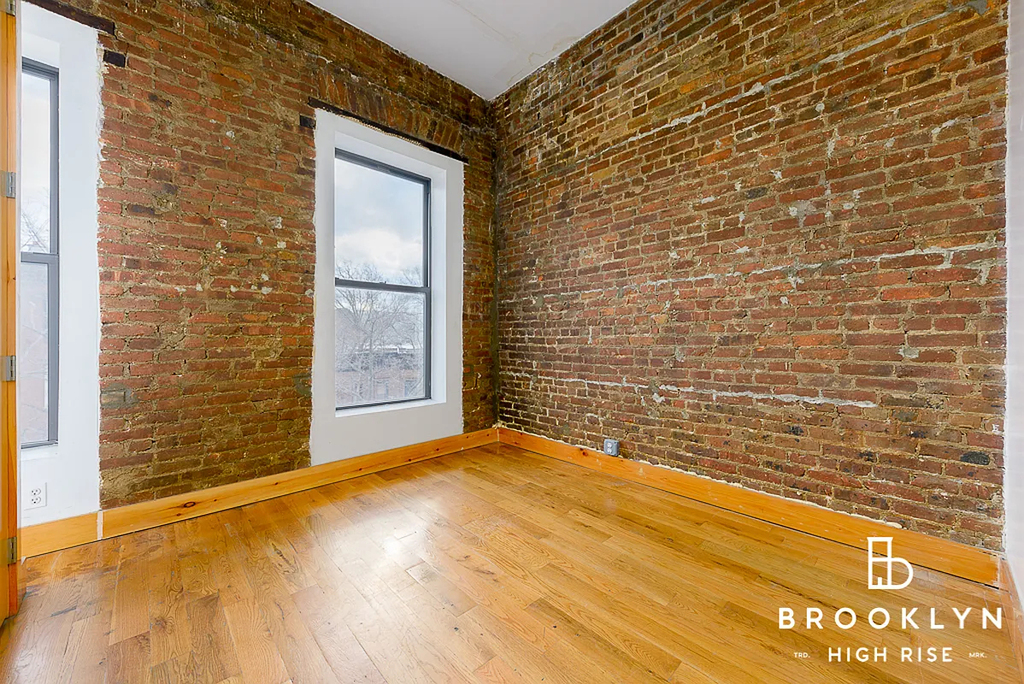 Madison Street , Lewis Ave - Photo 3