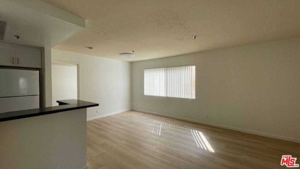 420 S Harvard Boulevard - Photo 2