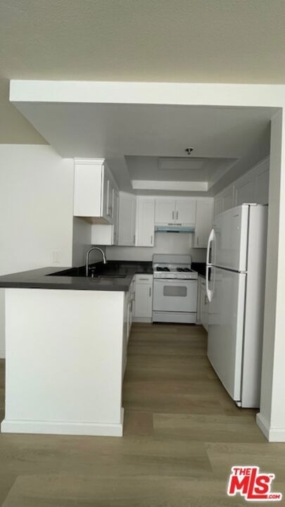 420 S Harvard Boulevard - Photo 4