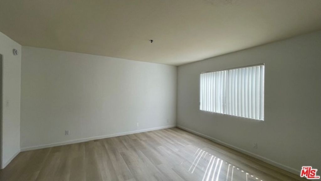 420 S Harvard Boulevard - Photo 6