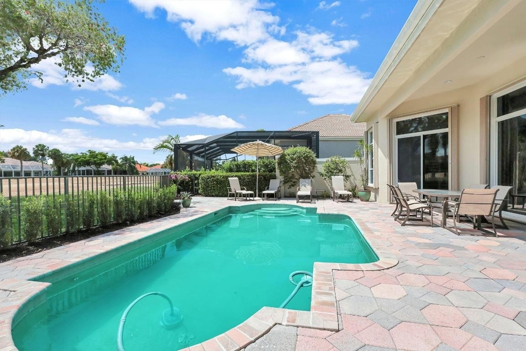 8671 Falcon Green Drive - Photo 17