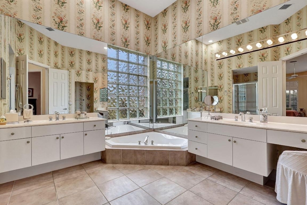 8671 Falcon Green Drive - Photo 11