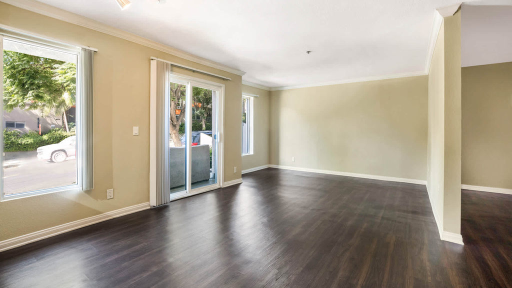 1710 N Fuller Ave - Photo 11