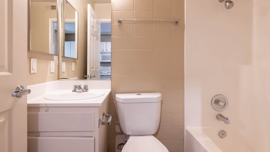 1710 N Fuller Ave - Photo 44