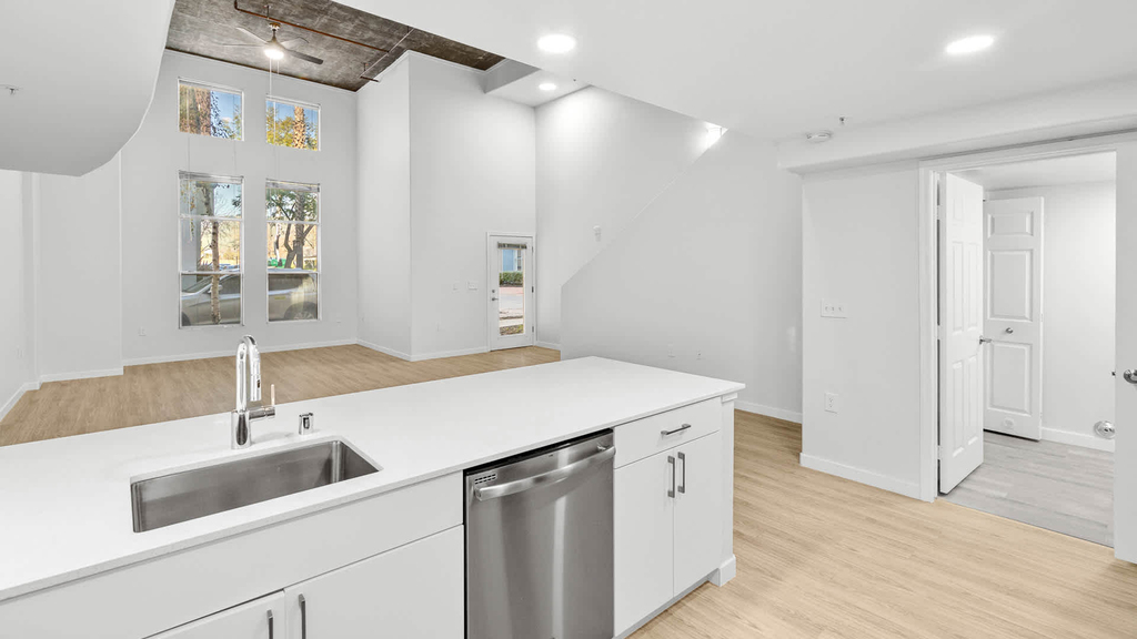 39410 Civic Center Dr. - Photo 19