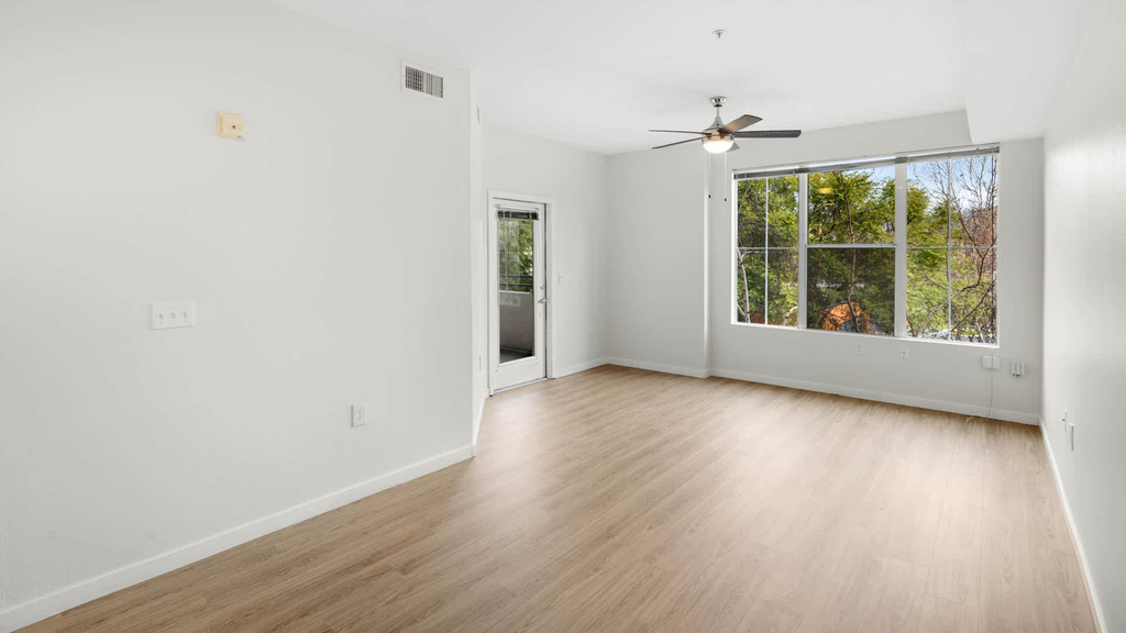 39410 Civic Center Dr. - Photo 12