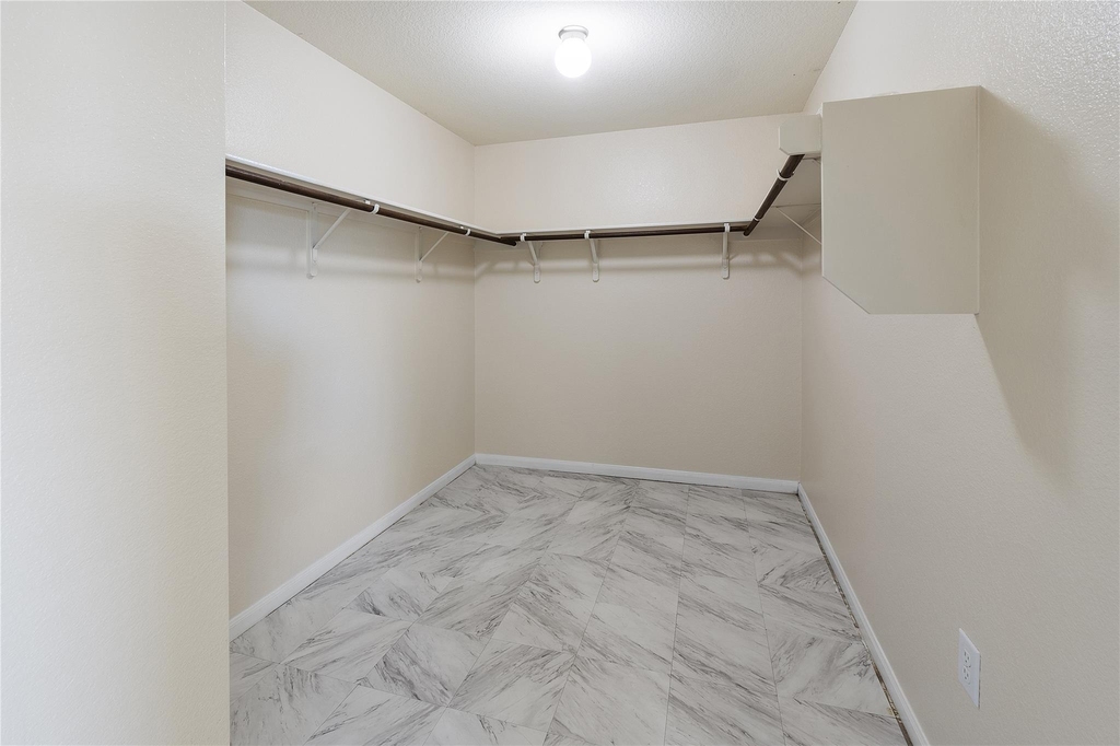 18436 Weatherby Ln - Photo 9