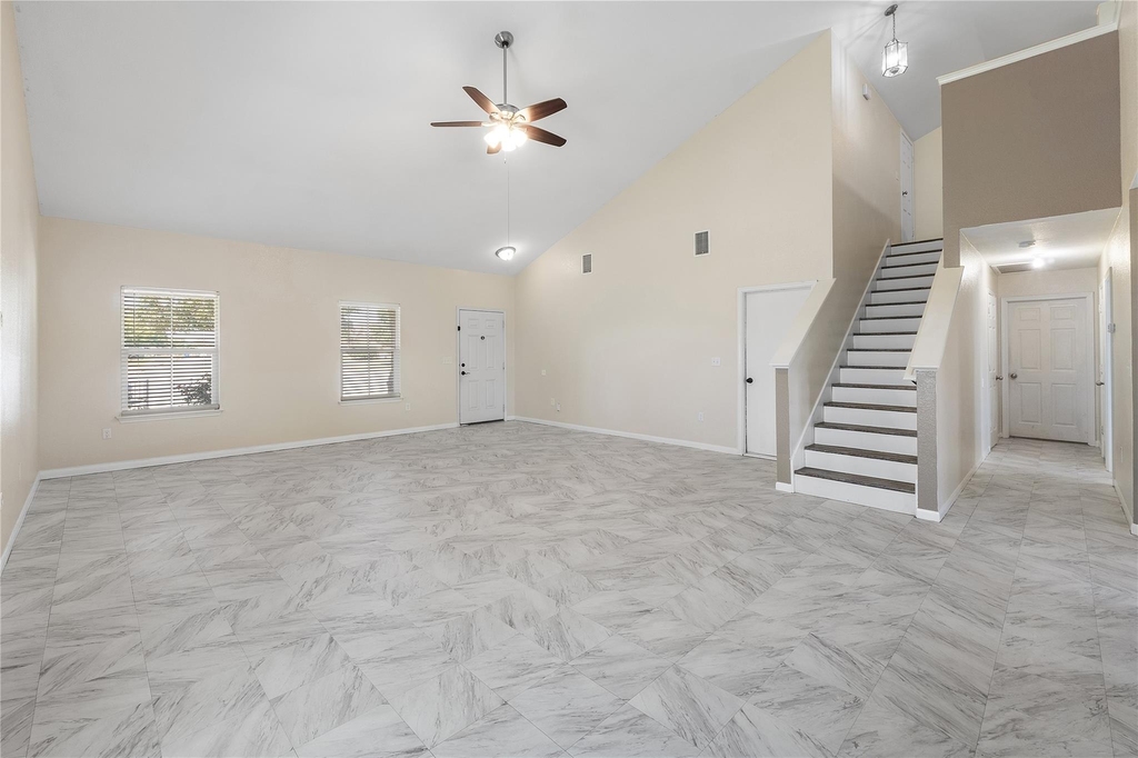 18436 Weatherby Ln - Photo 6