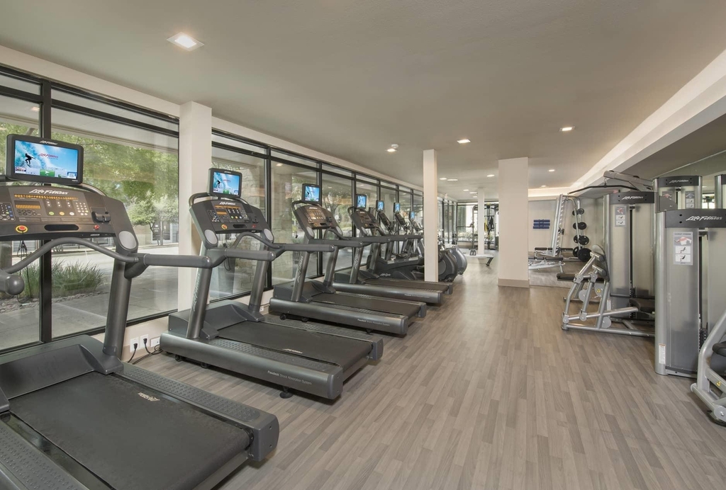 11400 Domain Dr - Photo 8