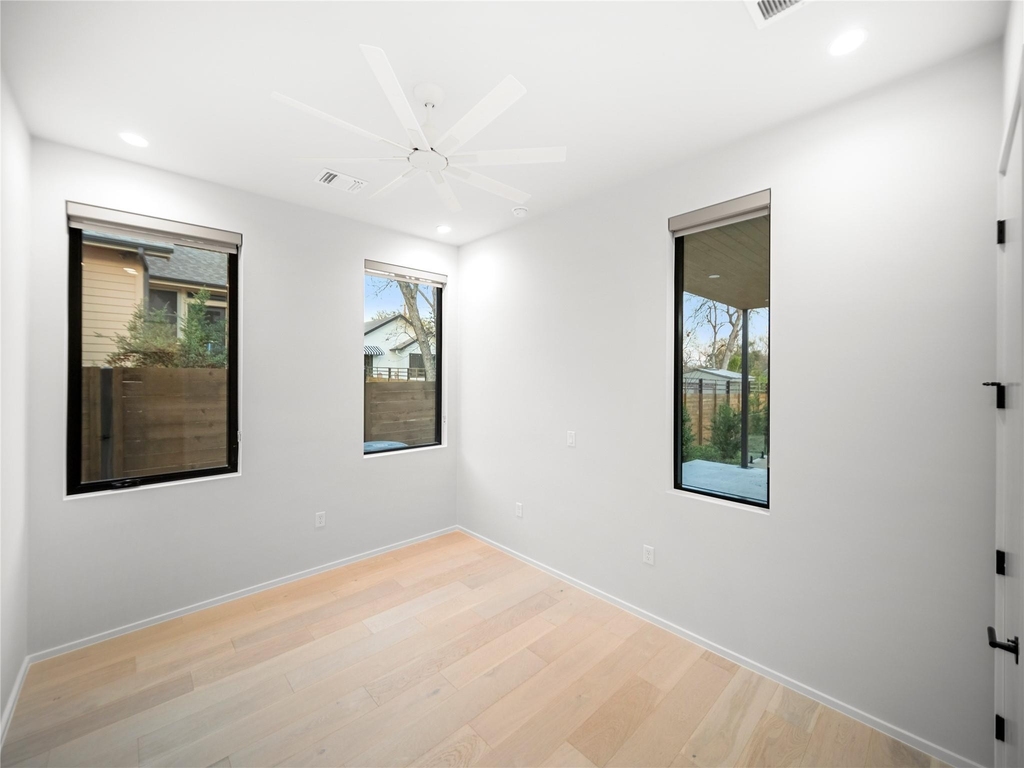 2107 Brackenridge St - Photo 28