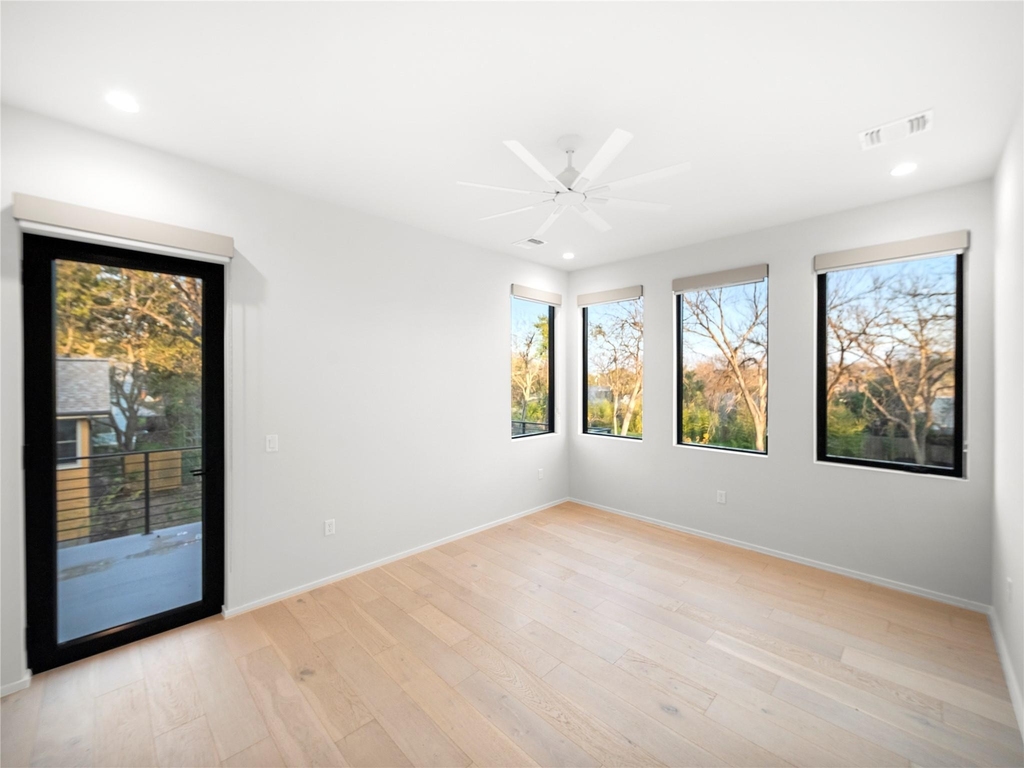 2107 Brackenridge St - Photo 18