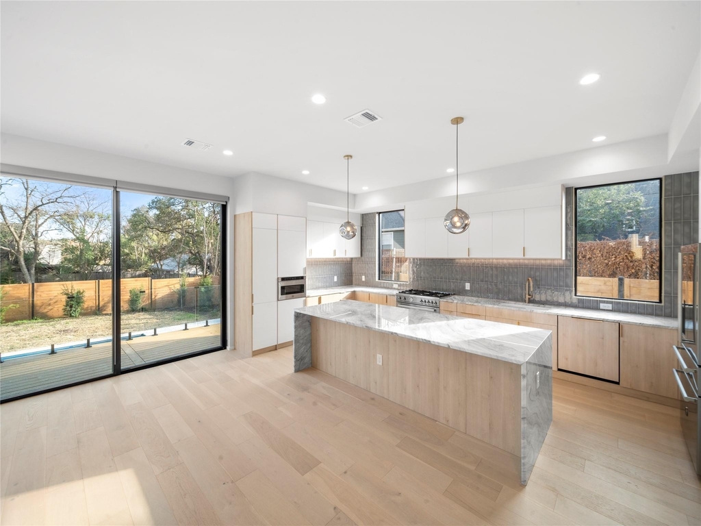 2107 Brackenridge St - Photo 7