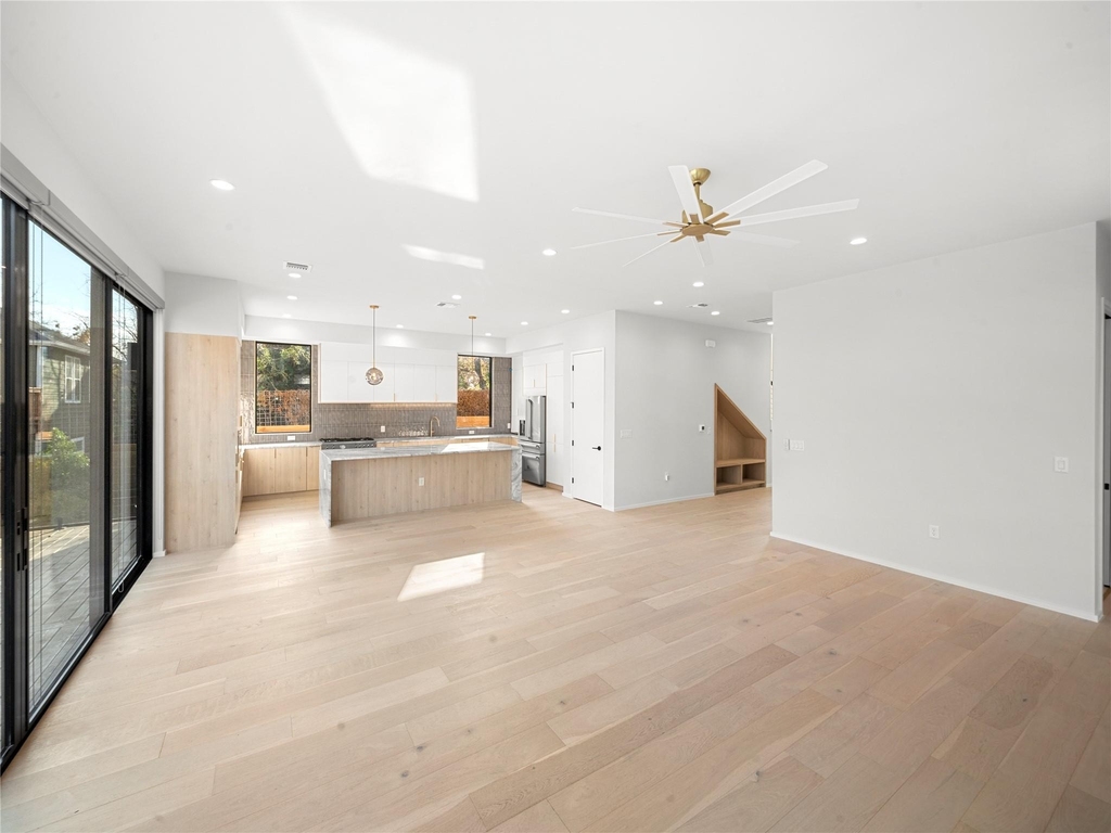 2107 Brackenridge St - Photo 8