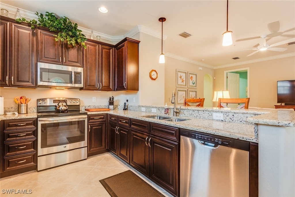 9082 Capistrano Street N - Photo 6
