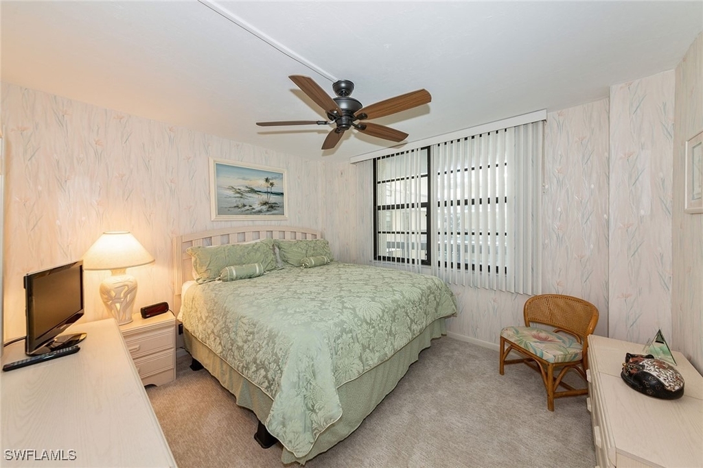 591 Seaview Court - Photo 10