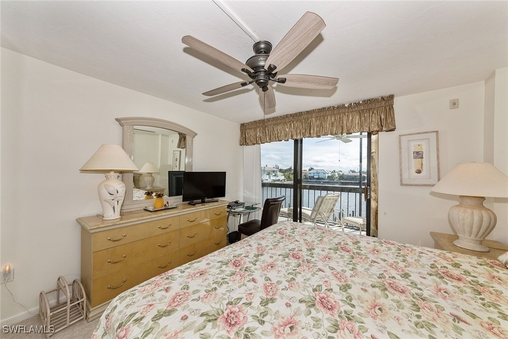 591 Seaview Court - Photo 8
