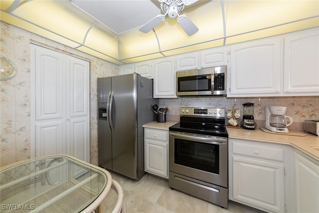 591 Seaview Court - Photo 5