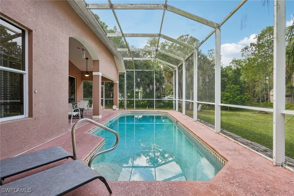 2621 Golden Gate Boulevard W - Photo 1