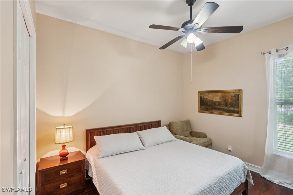 2621 Golden Gate Boulevard W - Photo 25