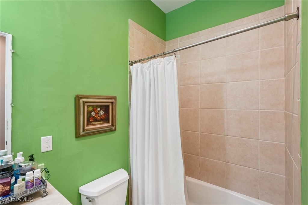 2621 Golden Gate Boulevard W - Photo 27
